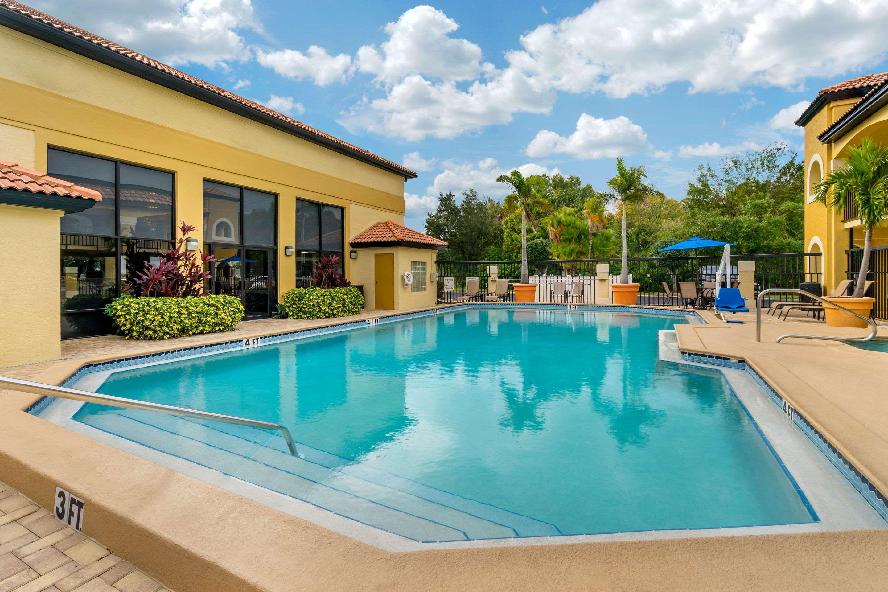 Comfort Inn Sun City Center - Ruskin - Tampa South Exterior photo